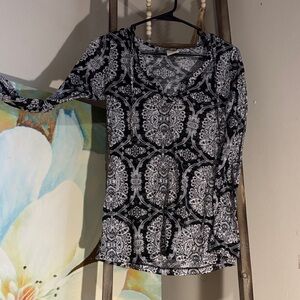 Chic Black and White Women's Long Sleeve Top